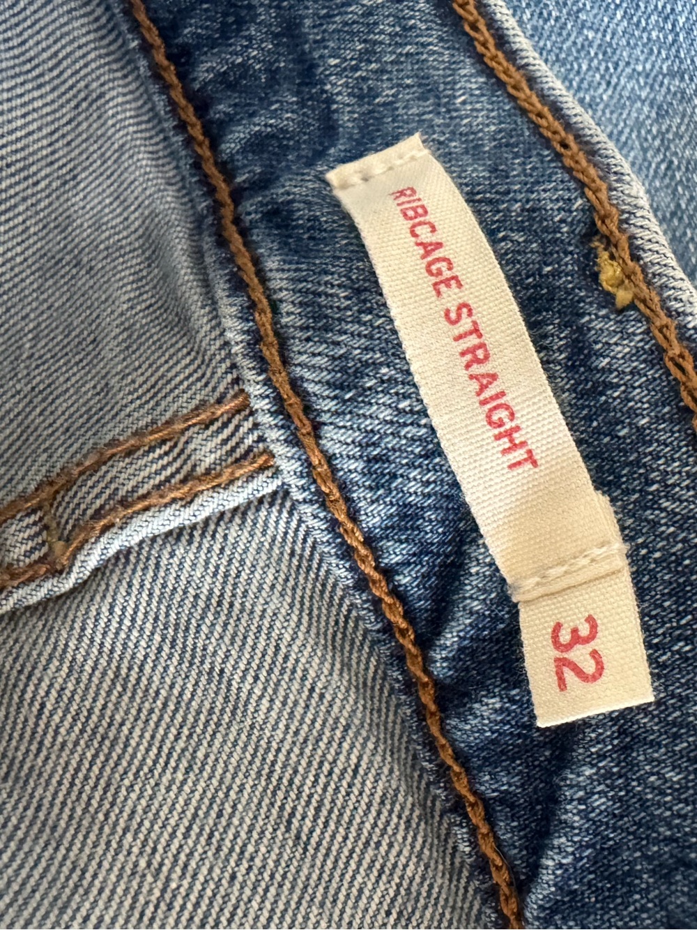 Levi’s Ribcage - Picture 9 of 12